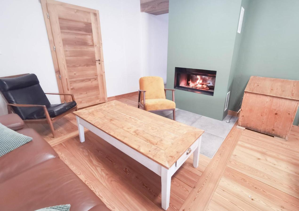 Les Repaires Hotel Nans-sous-Sainte-Anne Bagian luar foto