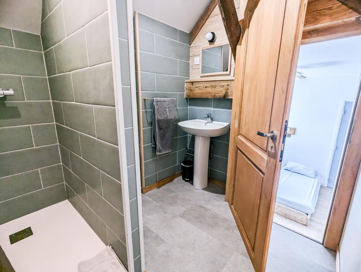 Les Repaires Hotel Nans-sous-Sainte-Anne Bagian luar foto