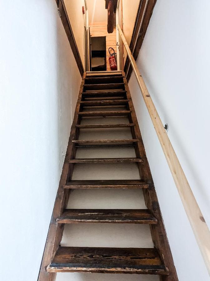 Les Repaires Hotel Nans-sous-Sainte-Anne Bagian luar foto