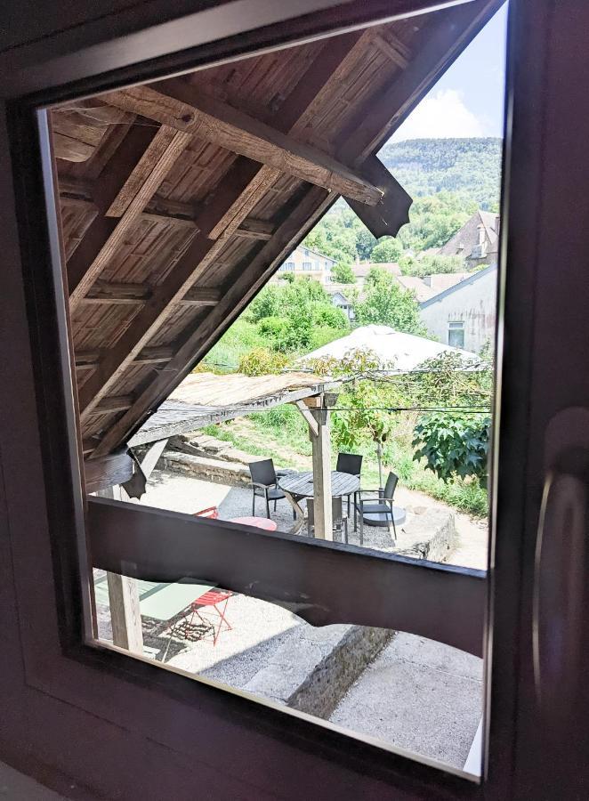Les Repaires Hotel Nans-sous-Sainte-Anne Bagian luar foto