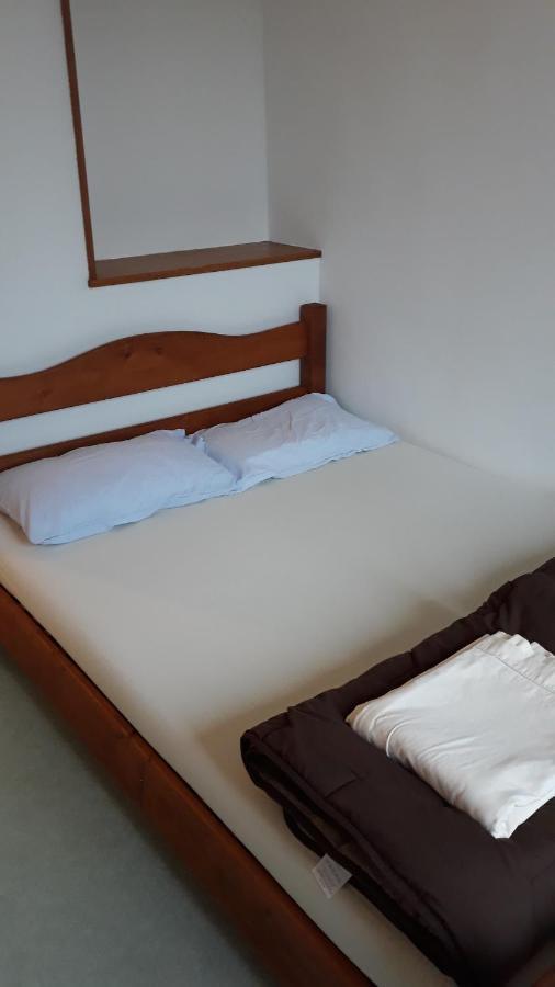 Les Repaires Hotel Nans-sous-Sainte-Anne Bagian luar foto