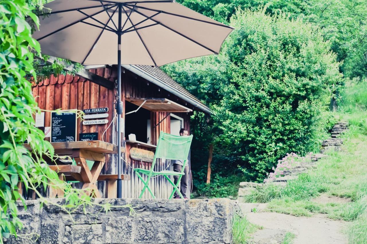 Les Repaires Hotel Nans-sous-Sainte-Anne Bagian luar foto